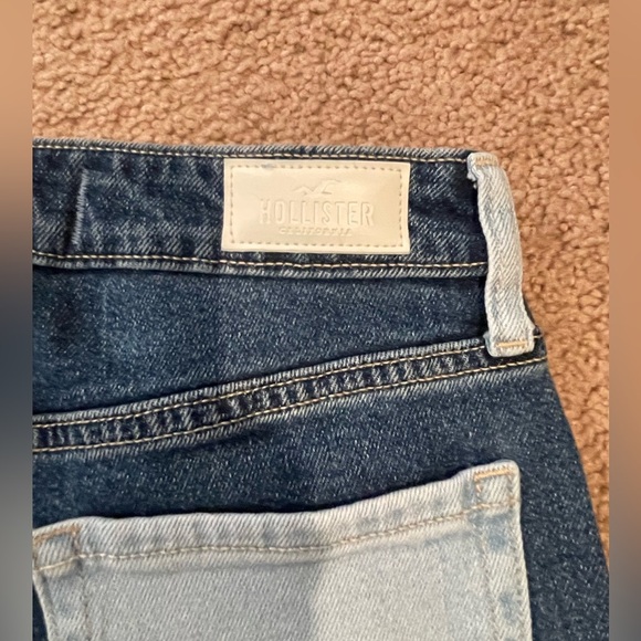 HOLLISTER Two-Tone Ultra High Rise Mom Jeans - Picture 9 of 9